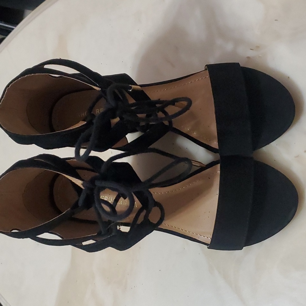 Low open toe wedges